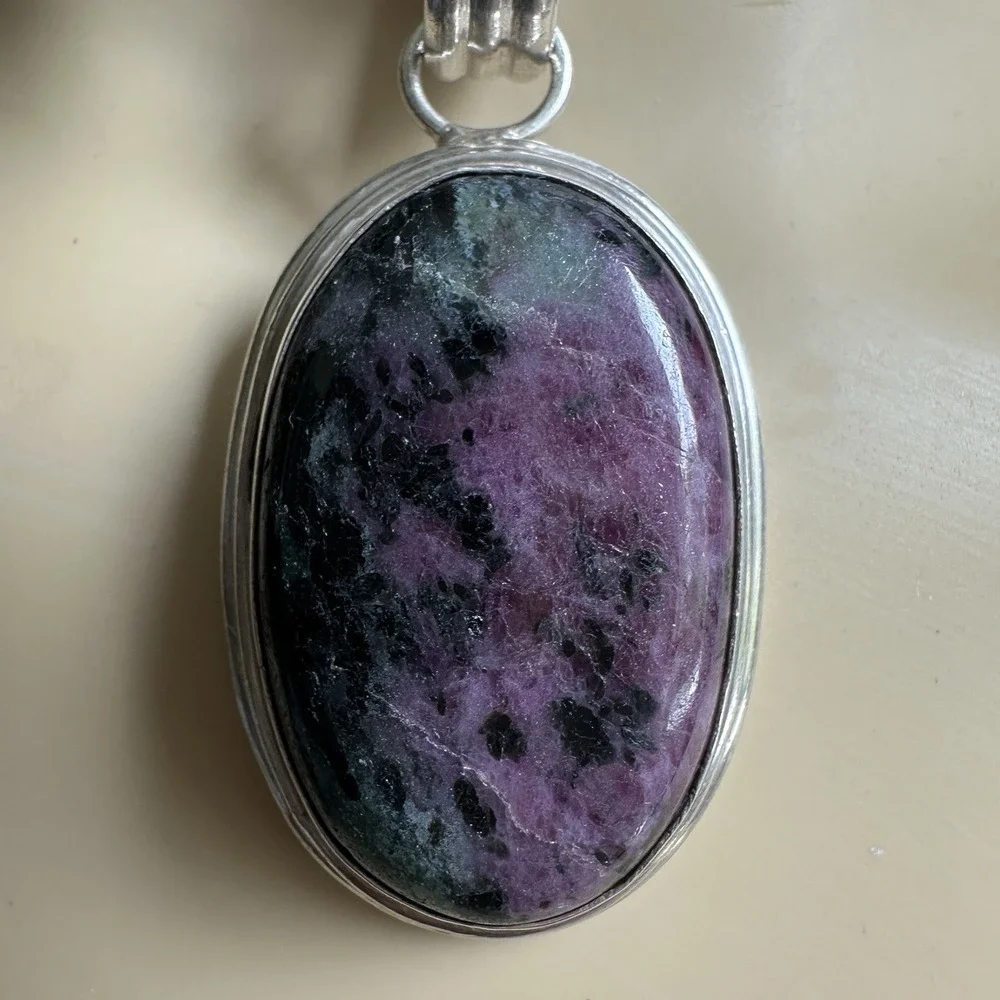 VTG Pendant Necklace 24 Inch Ruby Zoisite 925 Sterling Silver‎ Italy Chain 26.9g